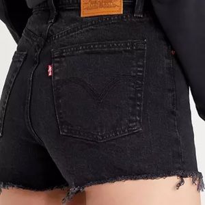 BRAND NEW-Never Worn Levi’s Women’s Ribcage Shorts
